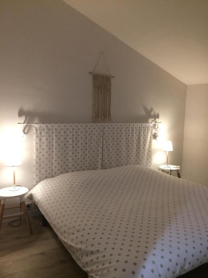 Le Petit Monty Gite Cote Jardin Saint-Malo-du-Bois ภายนอก รูปภาพ