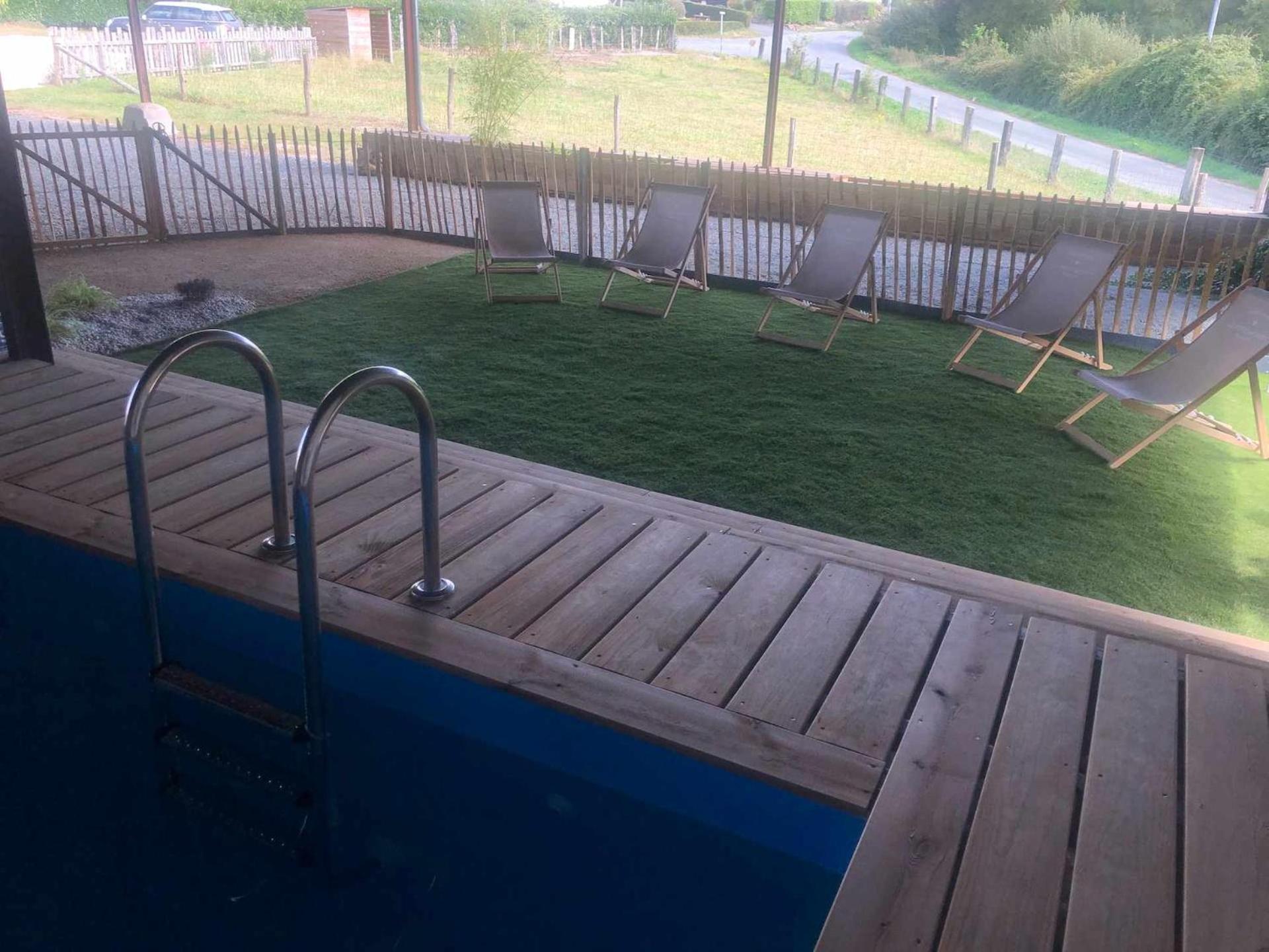 Le Petit Monty Gite Cote Jardin Saint-Malo-du-Bois ภายนอก รูปภาพ