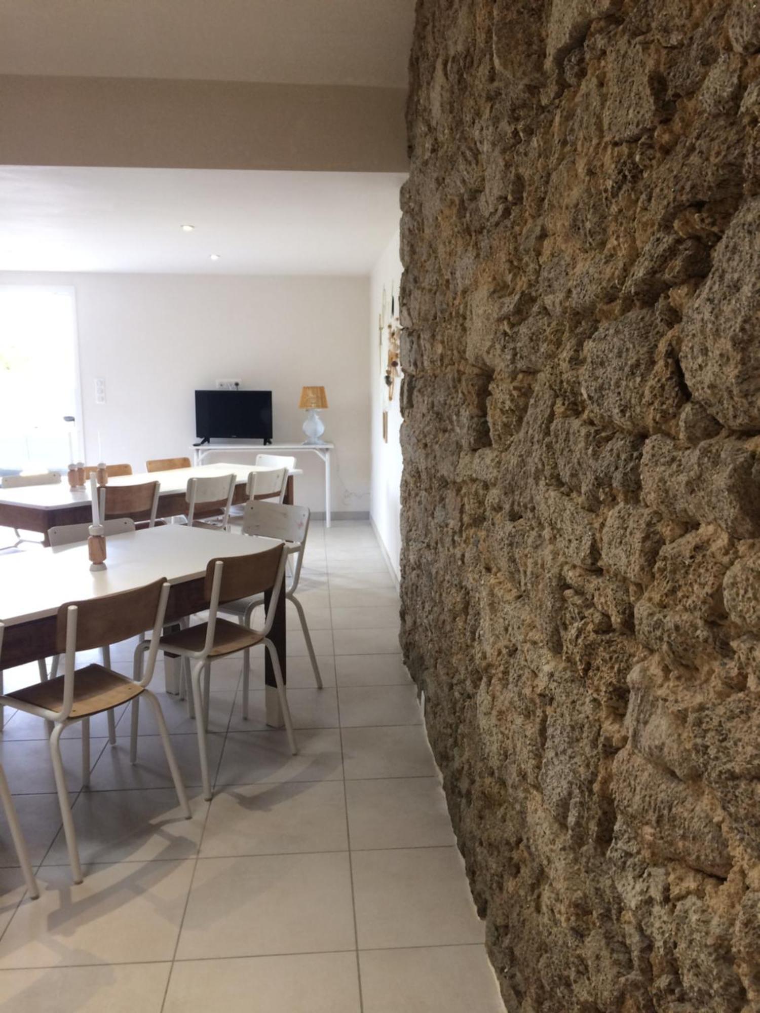 Le Petit Monty Gite Cote Jardin Saint-Malo-du-Bois ภายนอก รูปภาพ